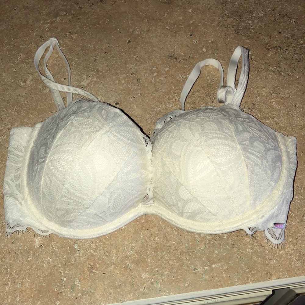 32D PINK BRA